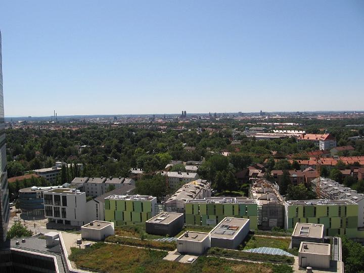 Muenchen 002.jpg - Das Alpenvorland zwischen Kalkalpen und Donau, in dem sich auch München befindet, liegt auf einem tiefen Senkungsbecken, das seit Millionen von Jahren hauptsächlich aus Abtragungen der Alpen aufgefüllt wird.